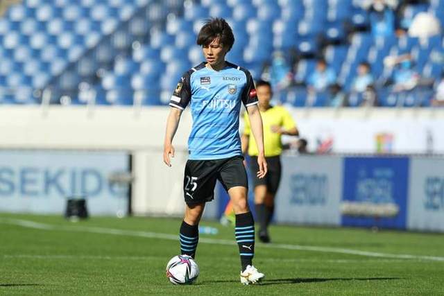 莱昂纳德休赛期接受膝盖手术 目前仍未痊愈