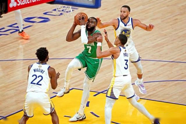 韩德君16+11辽宁胜新疆 林庭谦25分天津胜山东